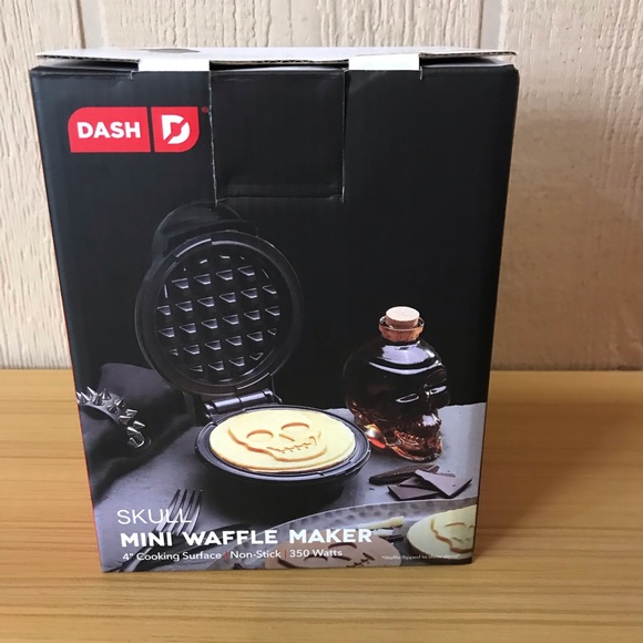 Dash Skull Mini Waffle Maker! Brand New! SHIMMER BLACK - Picture 6 of 11